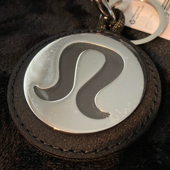 Lululemon Logo Bag Charm & Keychain | Black / Silver - Picture 4 of 10